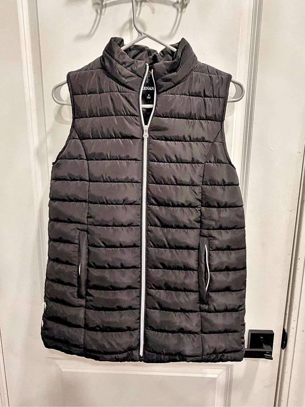 ZENANA Women's Puffed Vest in Black Like New